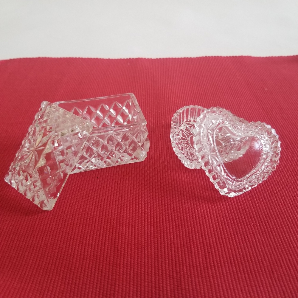 2 VTG glass trinket boxes
